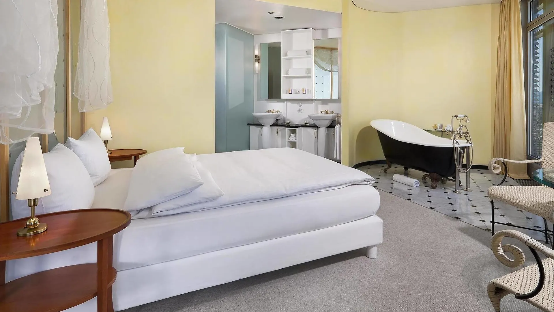 Innside By Melia Frankfurt Eurotheum Frankfurt am Main 4*,